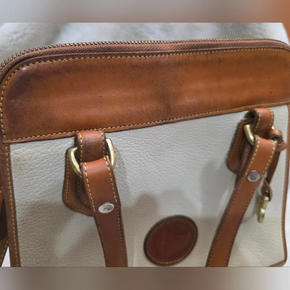 Vintage Dooney & Bourke All Weather leather Carpet Shoulder Bag - Picture 2 of 16